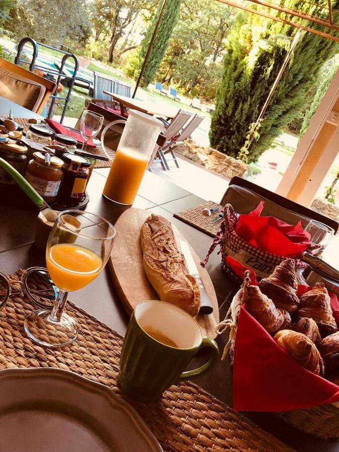 Bed and Breakfast Domaine Du Commandeur Mondragon Екстер'єр фото