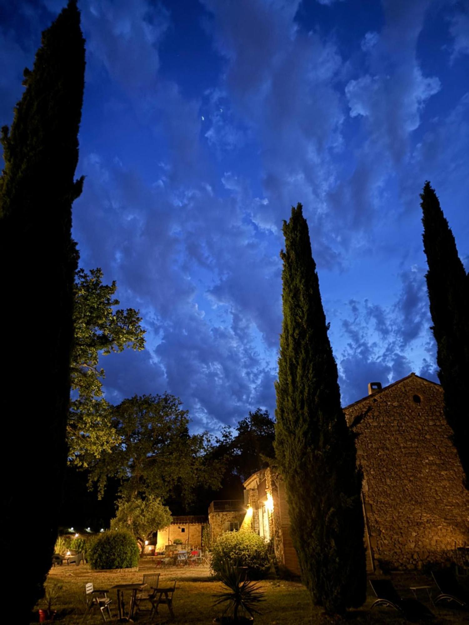 Bed and Breakfast Domaine Du Commandeur Mondragon Екстер'єр фото